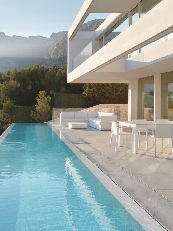 Bali & Venato Commercial Tiles